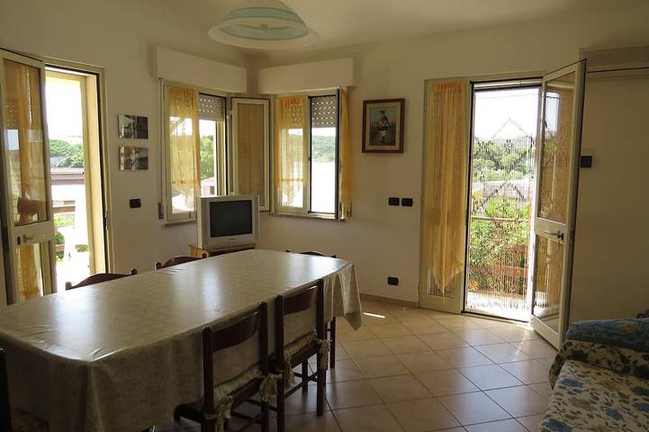 Villa Delia - Santa Caterina: Casa con giardino, 5 minuti a piedi dalla spiaggia in Santa Caterina di Pittinuri, Cuglieri