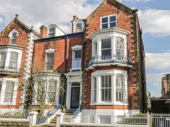 Apartment for 4 people, with pets in Scarborough