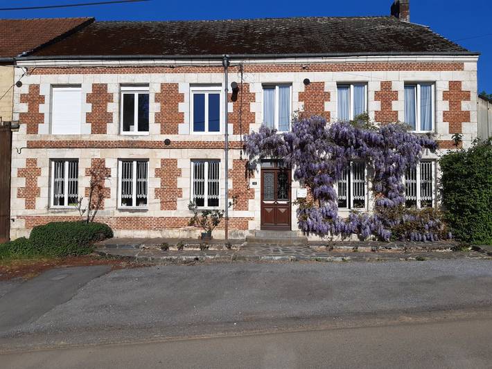 Gîte pour 4 personnes, avec terrasse et jardin