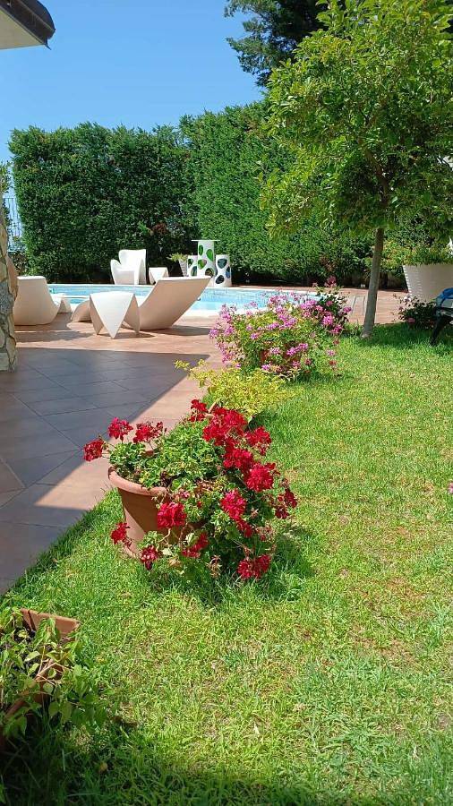 Location de vacances pour 4 personnes, avec piscine et jardin à Paola - 3