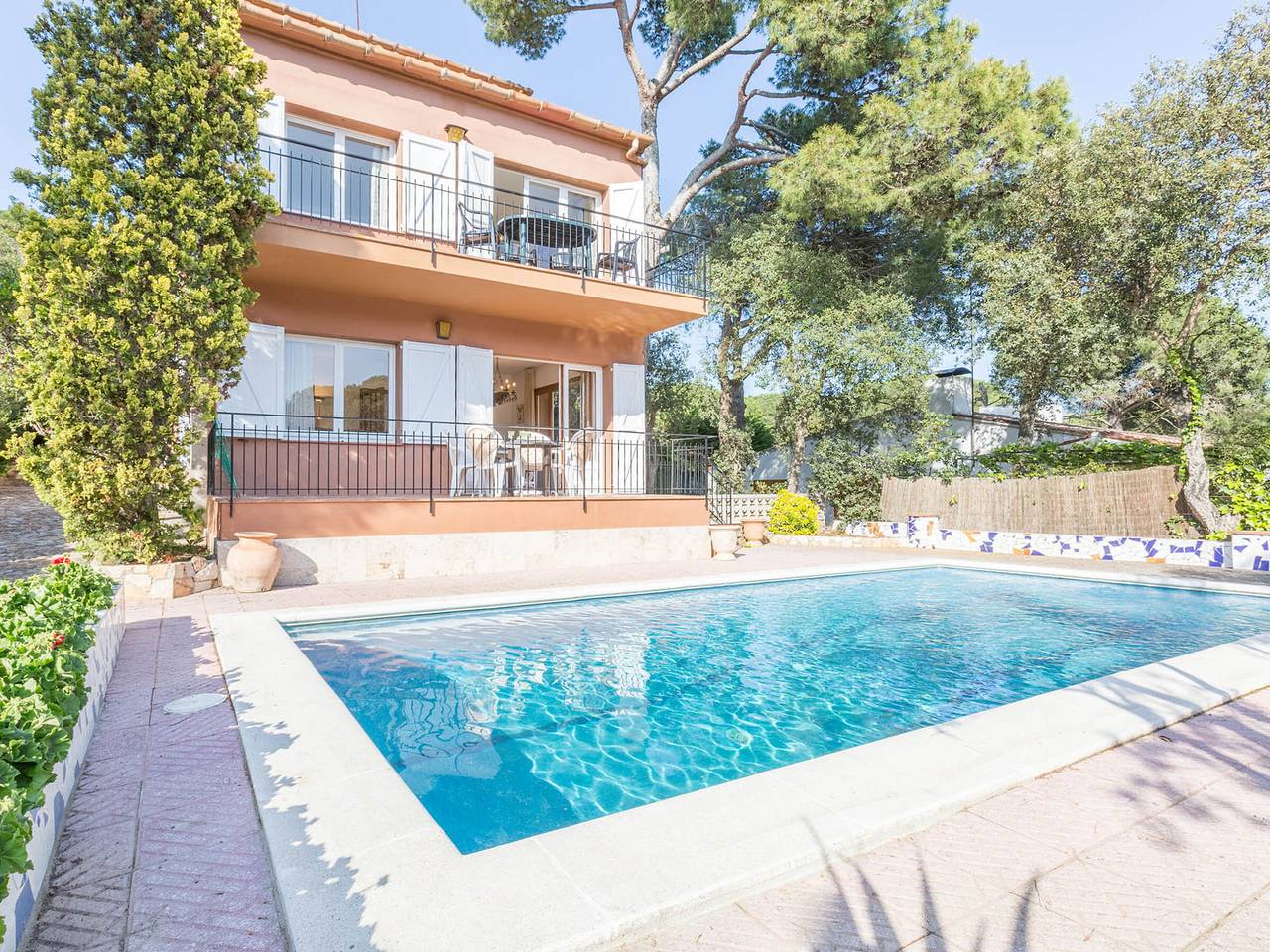 Quiet studio with shared pool in Calella de Palafrugell, foto 8