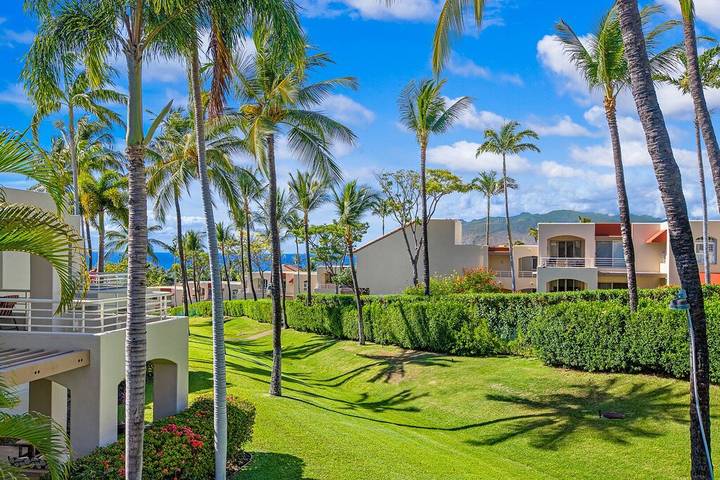 Vacation rental for 6 people, with hot tub and pool as well as balcony in Wailea