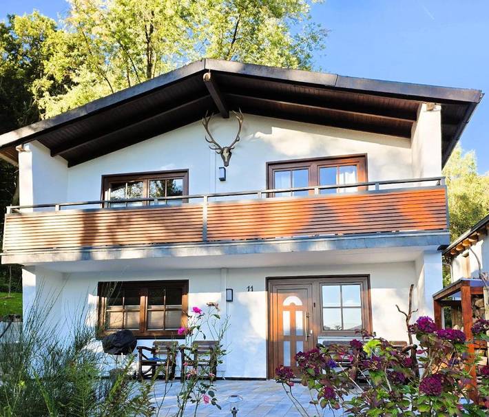 Ferienhaus für 8 Personen, mit Balkon und Terrasse sowie Garten und Sauna