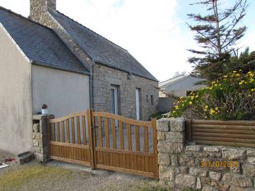 Gîte pour 6 personnes, avec terrasse et jardin à Plougoulm