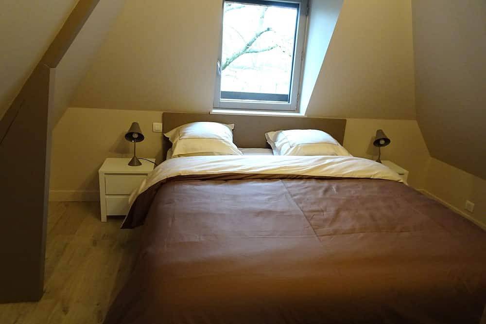 An Independent House For 4 People At Pont L'Eveque, Between Honfleur And Deauville in Sainte-Famille-en-Auge, Lisieux region