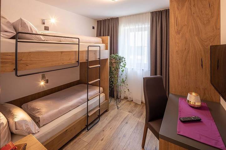 Ferienwohnung für 5 Personen, mit Pool und Balkon in Roßhaupten - 2