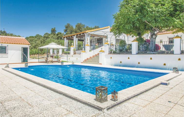 Apartamento para 6 personas, con Terraza además de Jardín y Piscina en Constantina