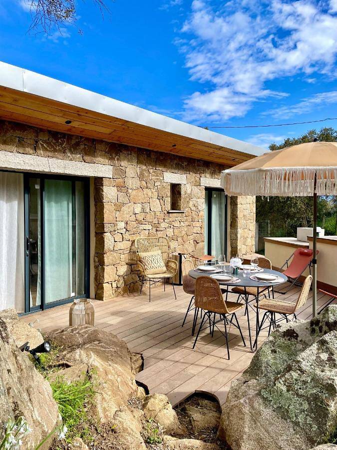 Location de vacances pour 2 personnes, avec Terrasse et Jardin à Belvédère-Campomoro