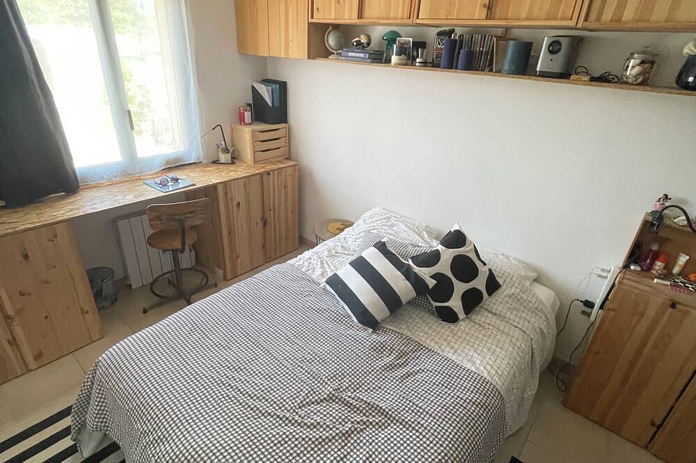 Maison 2 chambres 2 cours, et 1 caravane vintage pour un couchage de plus… in Althen-des-Paluds, Vaucluse
