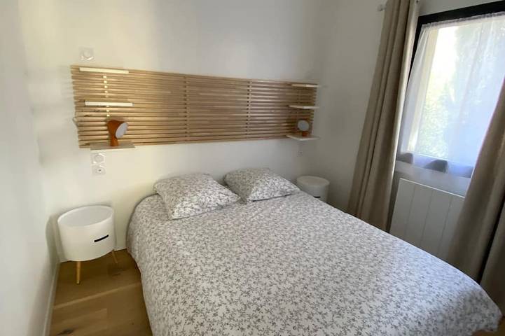 Location de vacances pour 2 personnes, avec terrasse et jacuzzi ainsi que piscine et jardin à Sauzet - 2