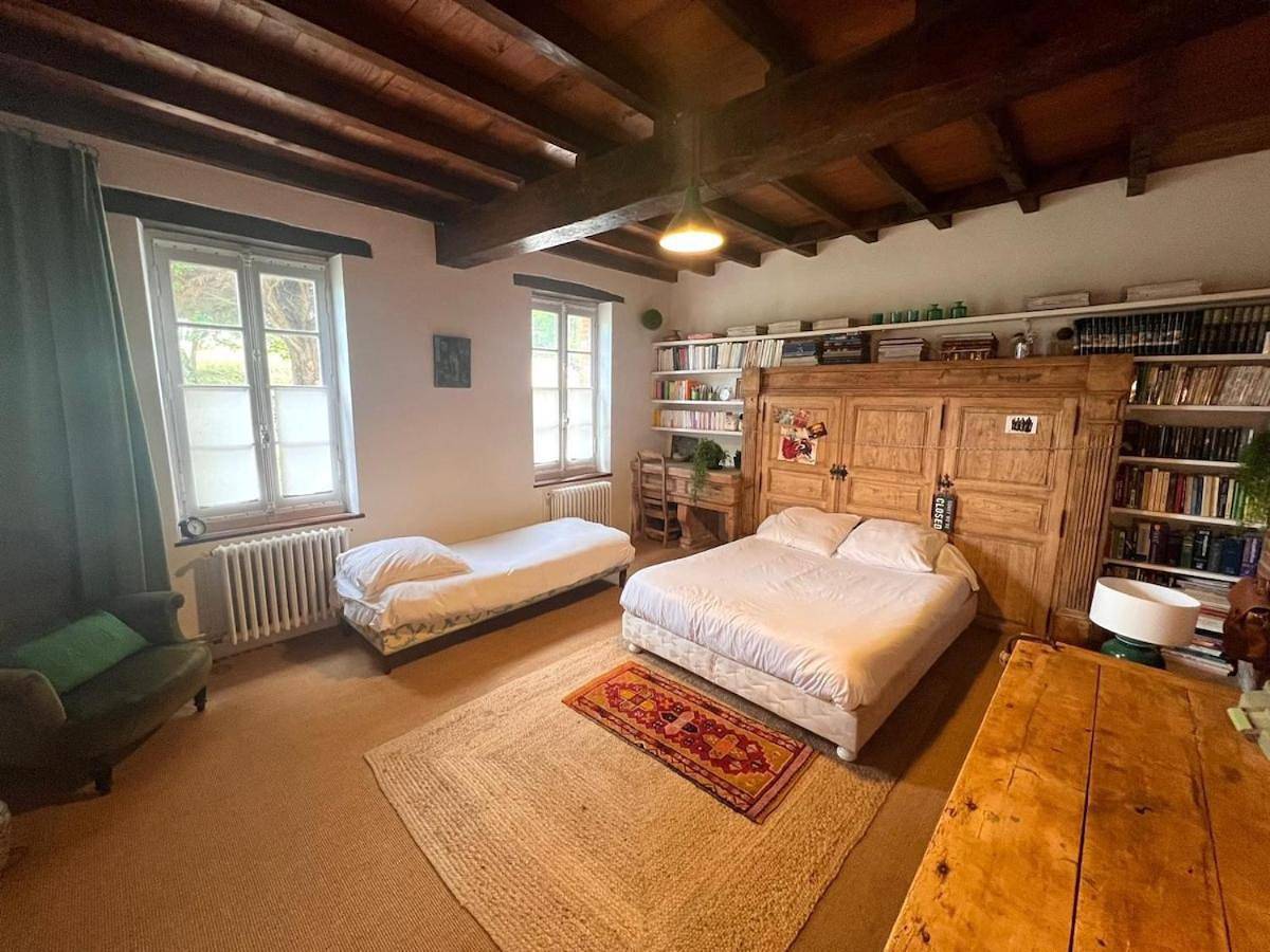 Character property in countryside, swimming pool in Lanta, Lauragais
