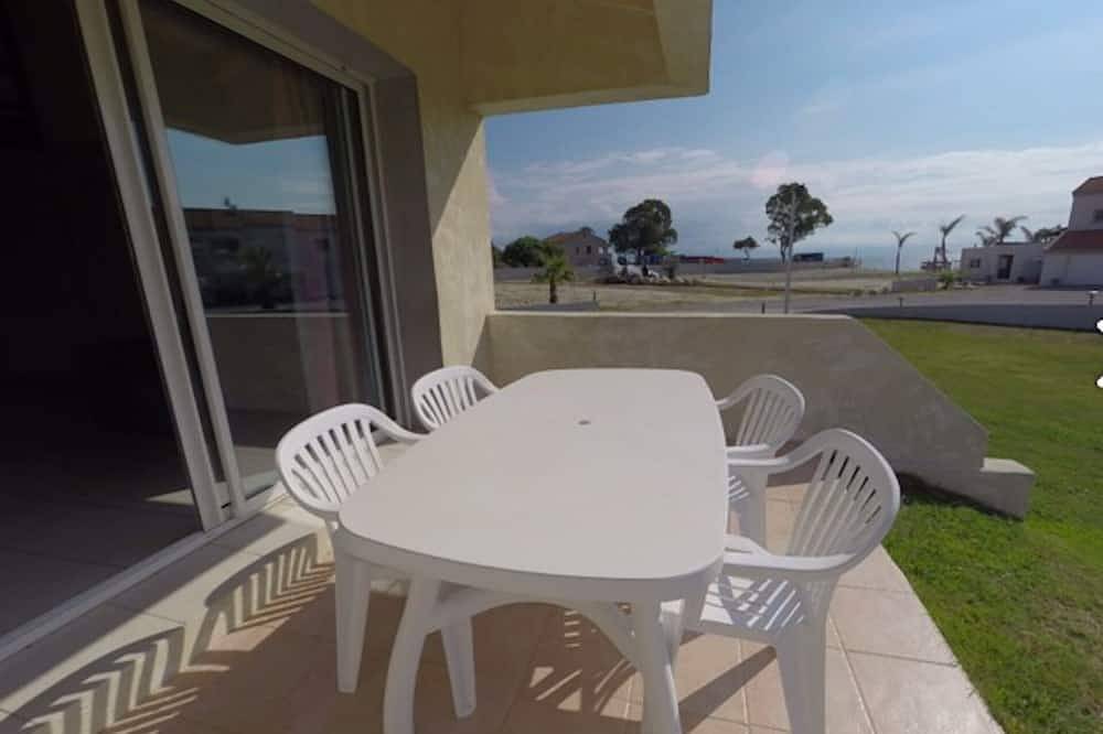 Entire apartment, Residence Marea, studio with terrace in Moriani-Plage, Corte region