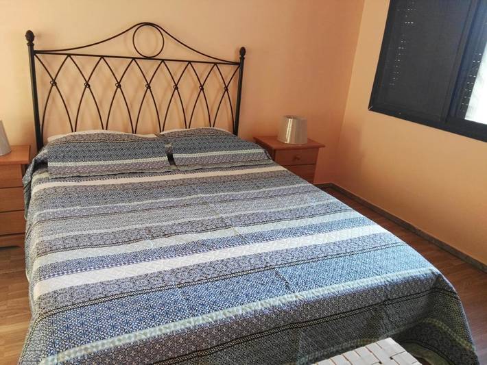 Chambre d’hôte pour 3 personnes, avec Terrasse et Jardin ainsi que Piscine et Vue