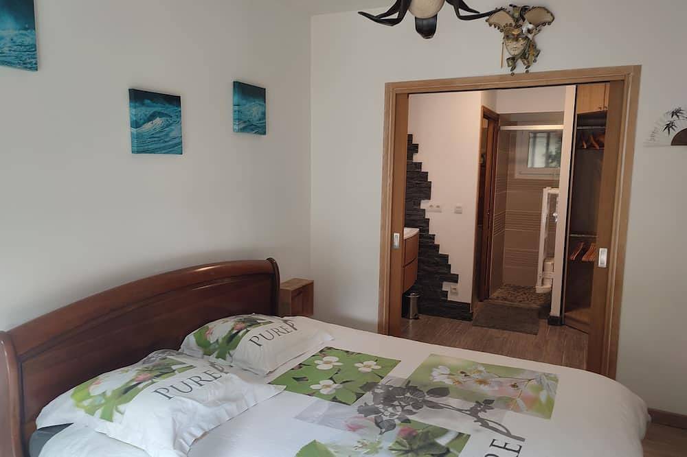 Villa With Pool up to 8 Pers in Marcheprime, Arcachon region