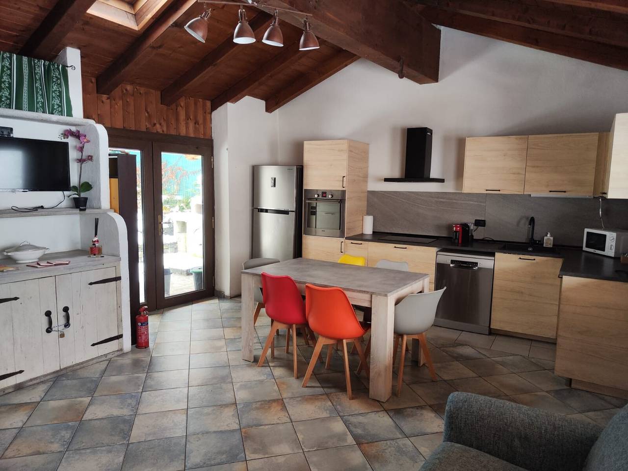 Appartamento intero, La Casa del Bosco - The Wooden House in Comune di Arvier, Massiccio del Ruitor