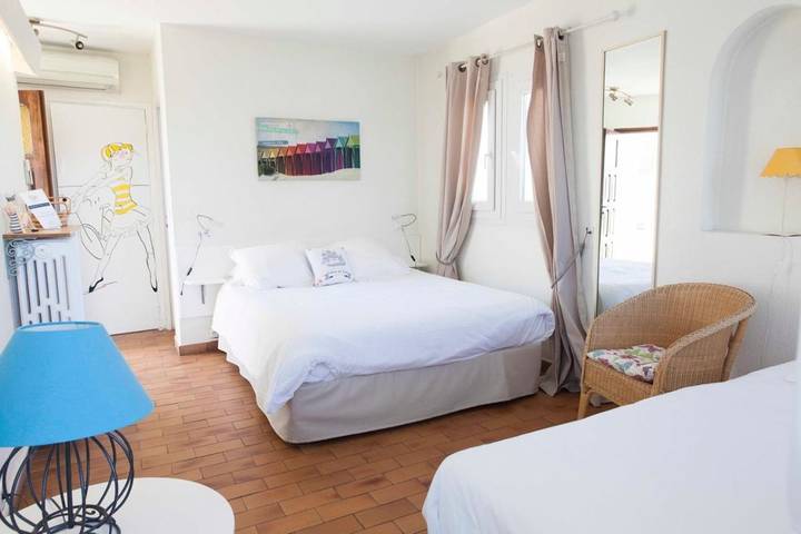 Hôtel pour 2 personnes, avec Balcon et Terrasse ainsi que Jardin et Piscine
