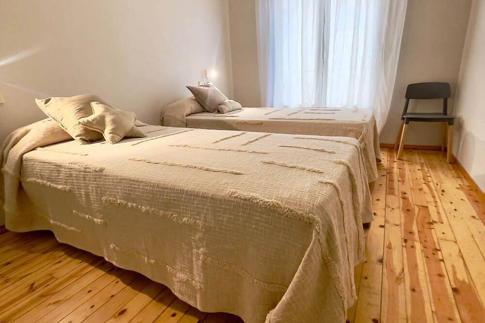 Entire apartment, Cal Querol Llivia - Spacious 3Br apt, comfort & relaxation in Cerdanya · Pets in Llívia, Parc naturel régional des Pyrénées catalanes