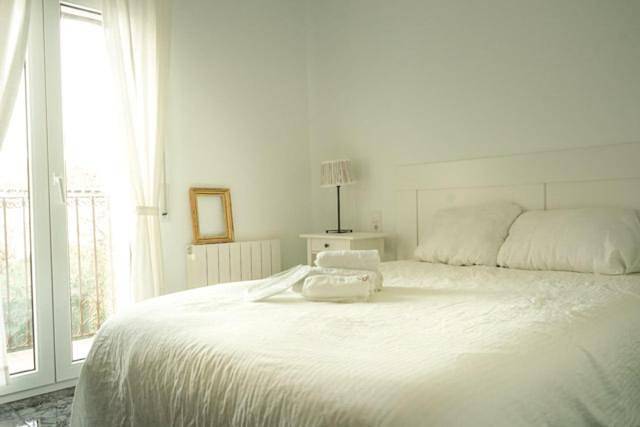 Gîte pour 2 personnes, avec balcon ainsi que vue et jardin dans San Martin Sarroca