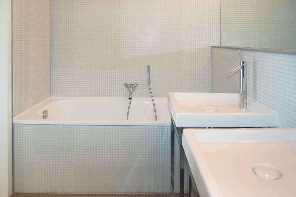 Magnífica Villa Coucou Les Amis, cerca de la playa, con piscina privada. in Sainte-Lucie de Porto-Vecchio, Zonza
