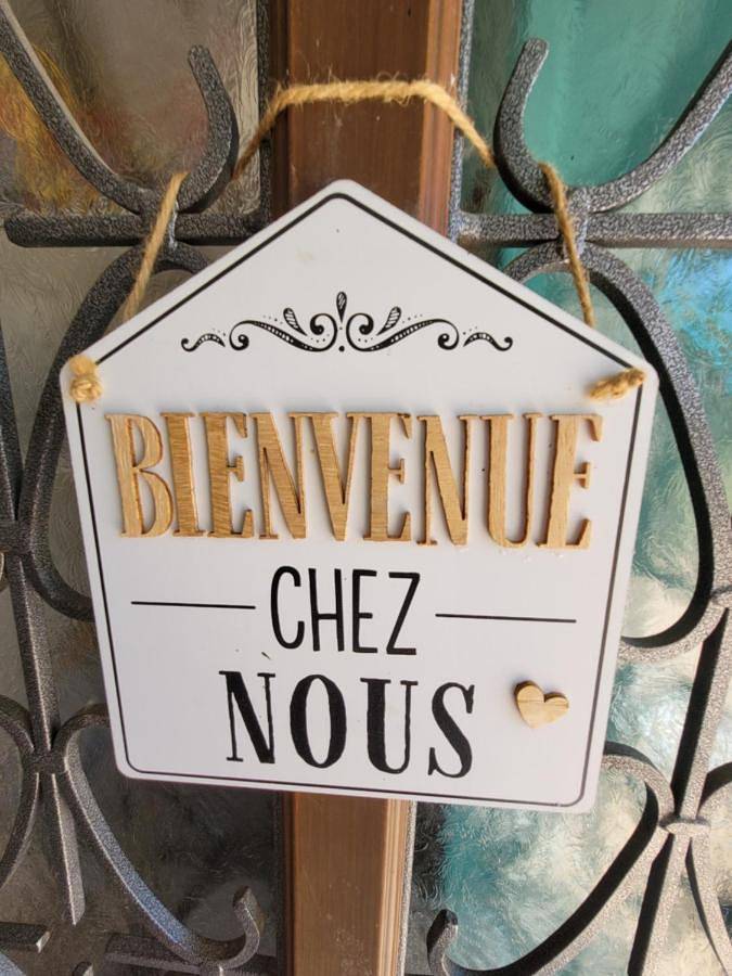 Location de vacances pour 10 personnes, avec terrasse ainsi que vue et piscine à Corbelin (Isère)