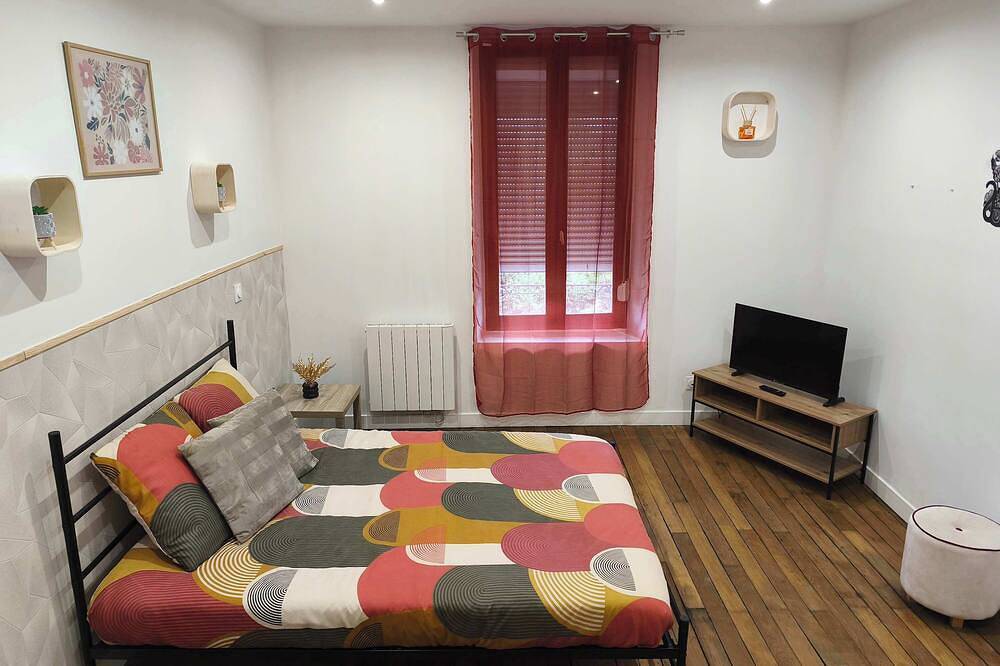 Ganze Wohnung, Cozy Studio avec Parking Charleville in Charleville-Mézières, Ardennen