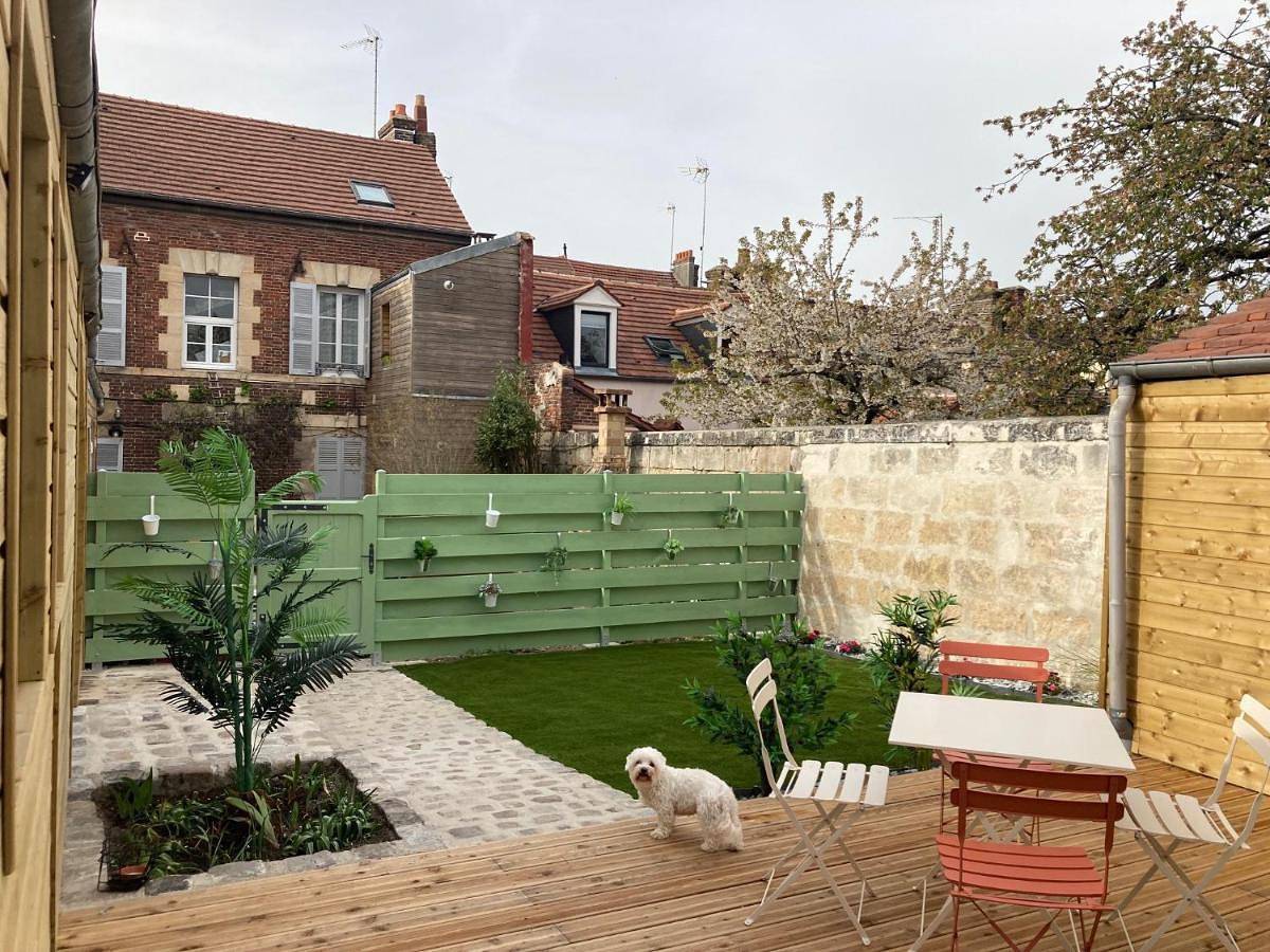 La casa verde 2 chambres 2 salles de bain 2 wc jardin in Compiègne, Oise
