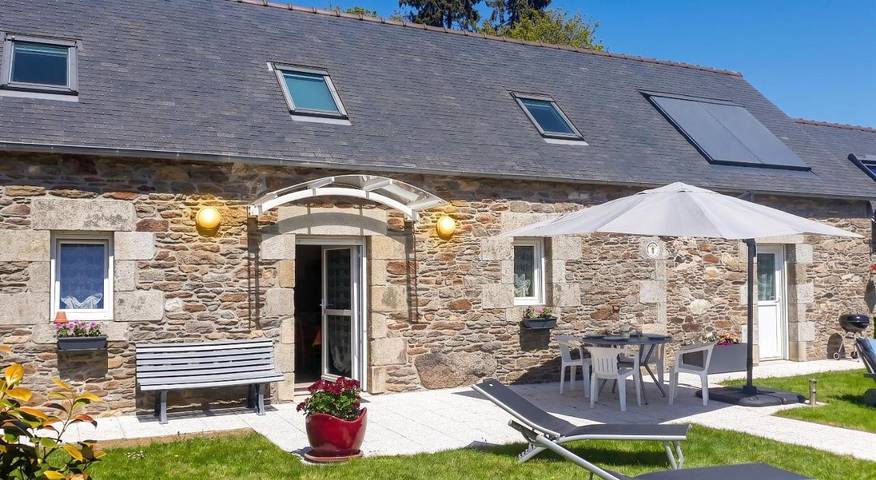 Location de vacances pour 6 personnes, avec Terrasse et Jardin à Botsorhel