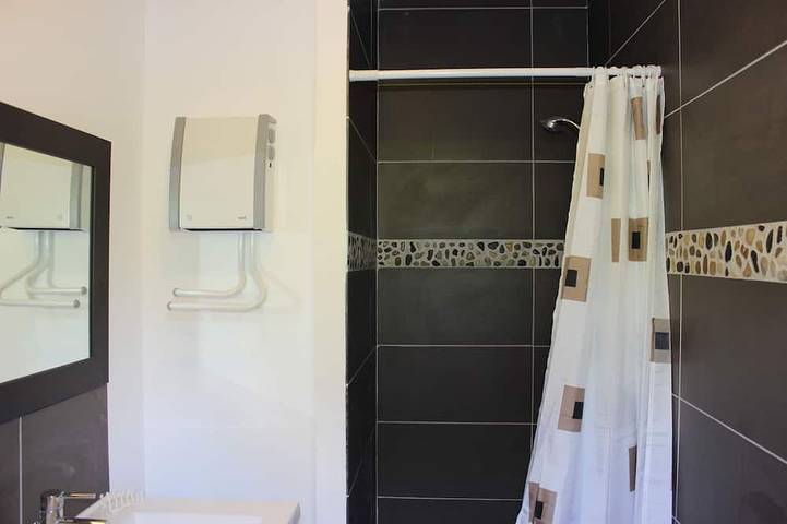 Gîte pour 2 personnes, avec jardin et terrasse à Fuveau - 4