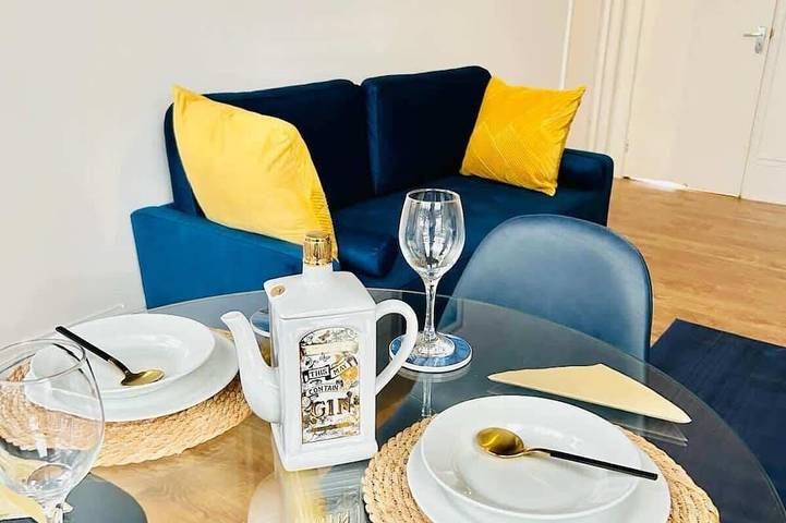 Holiday rental for 2 people, with hot tub in Southsea