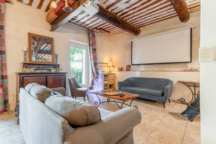 Maison de vacances « Le Mas Des Mourguettes » avec piscine partagée, Wi-Fi et climatisation in Le Thor, Vaucluse