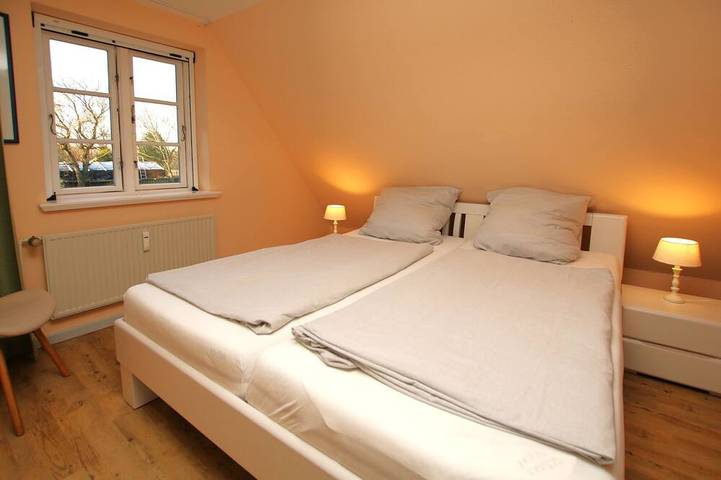 Ganze Wohnung, Ferienwohnung in Wrixum, mit 2- Zimmern auf 51m² im Reetdachhaus in Nordfriesische Inseln (Schleswig-Holstein) (Schleswig-Holstein), Wrixum