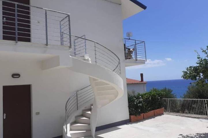Ferienhaus für 4 Personen, mit Whirlpool und Terrasse sowie Garten in Casal Velino