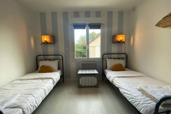 Gîte pour 4 personnes, avec terrasse et piscine à Hénansal - 2