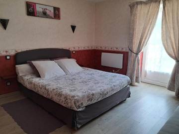 Maison d’hôte pour 2 personnes, avec piscine ainsi que jardin et jacuzzi dans Champagne-Vigny