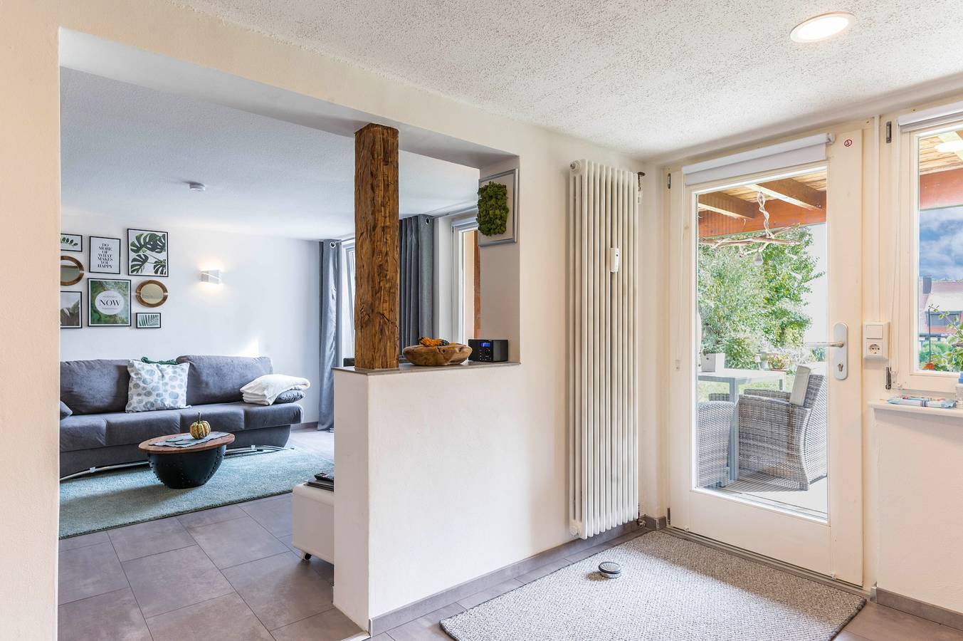 Ganze Wohnung, Moderne Ferienwohnung "Schweizer" mit Seeblick, Terrasse & Wlan in Hemmenhofen, Gaienhofen