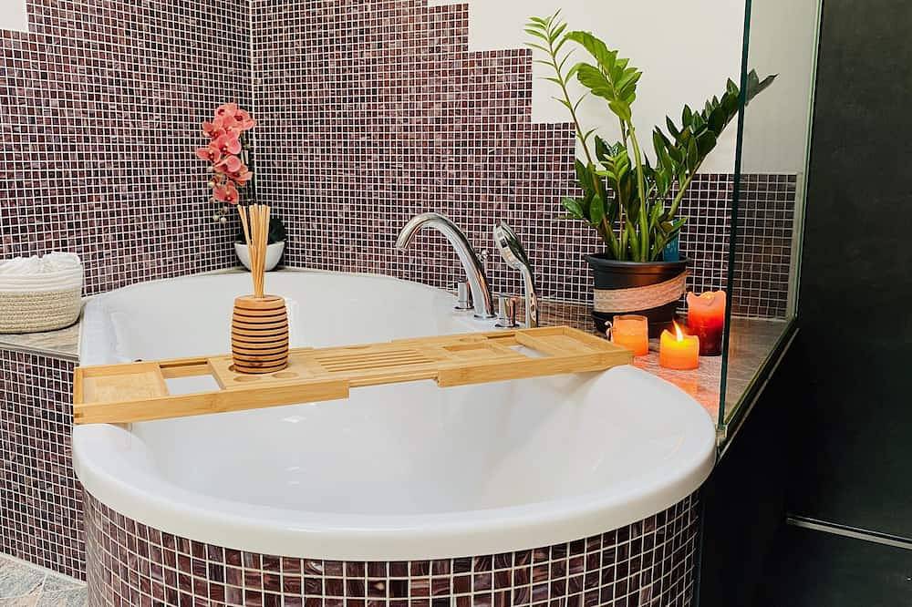 Luxus Designhaus 180m² mit Whirlpool und Panorama-Dachterrasse - nahe Passau in Windorf, Passauer Land