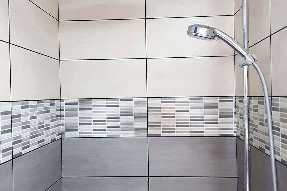 Appartement entier, Studio grand standing avec terrasse à 2 pas du centre ville. in Le Puy-en-Velay, Haute-Loire