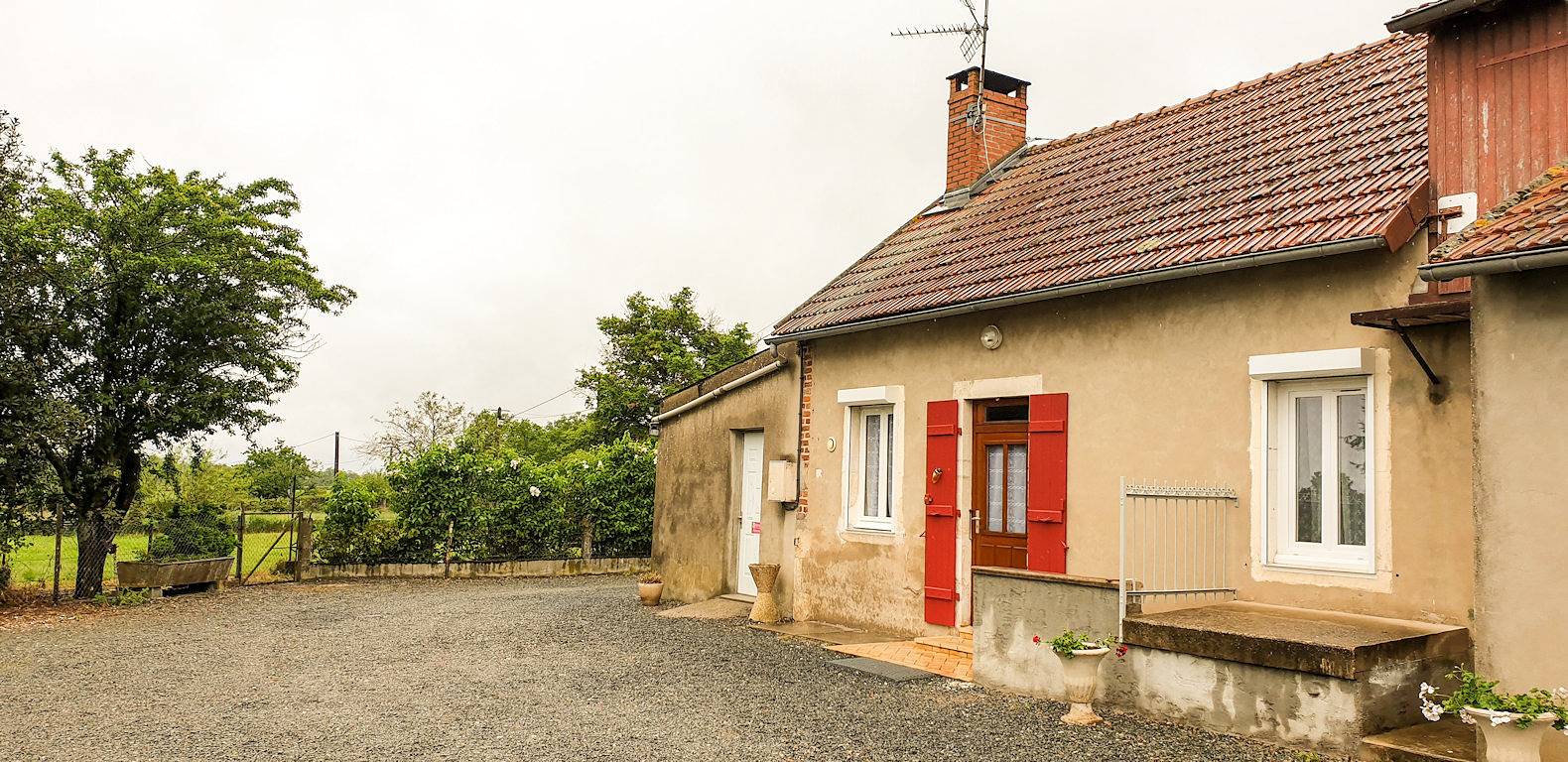 Gite les hortensias, de plain-pied, ouvert curistes in Lesme, Région de Charolles