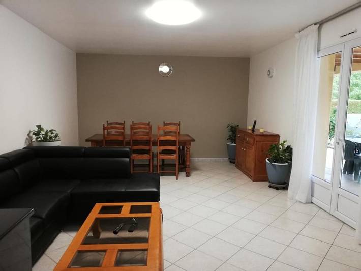 Location de vacances pour 6 personnes, avec terrasse ainsi que piscine et jardin à Siorac-en-Périgord - 4