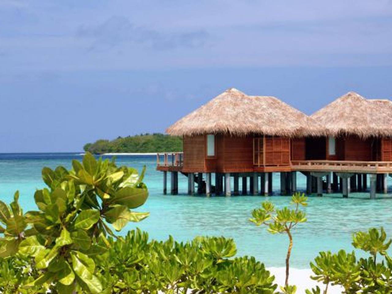 Sheraton Maldives Full Moon Resort & Spa - Beachfront Cottage in Medhu-Uthuru Province