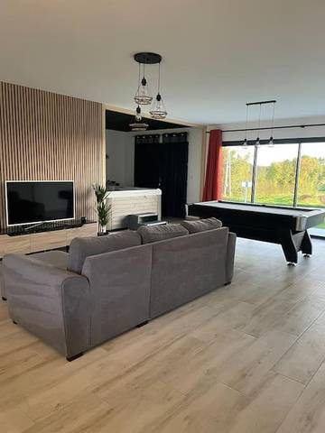 Gîte pour 4 personnes, avec jardin ainsi que jacuzzi et terrasse à Asnières-la-Giraud