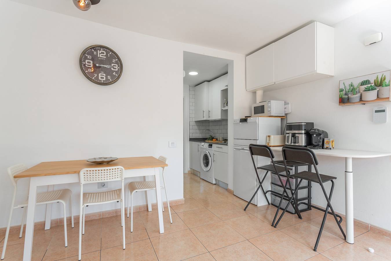 Apartamento entero, Vacaciones 'Viento Azul' con piscina compartida, Wi-Fi y aire acondicionado in Corralejo, La Oliva