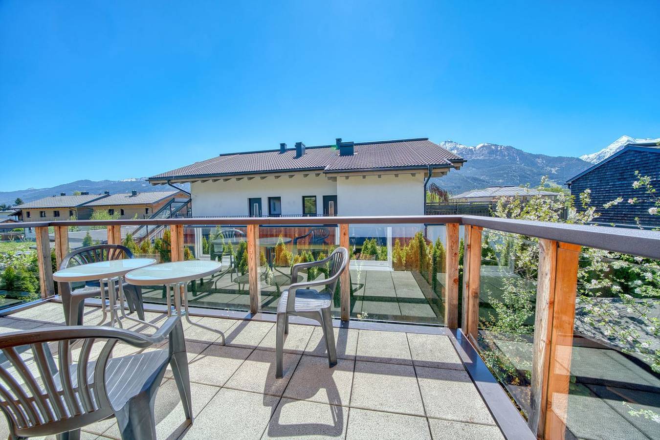 Modern, Austrian blockhouse with its own garden and a wonderful terrace in Zell am See, Pinzgau