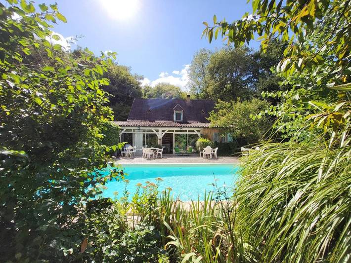 Chambre d’hôte pour 2 personnes, avec terrasse et piscine ainsi que jardin et vue à Sainte-Nathalène - 2