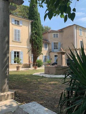 Cottage pour 2 personnes, avec piscine et vue ainsi que jardin et terrasse, animaux acceptés à Loriol-du-Comtat