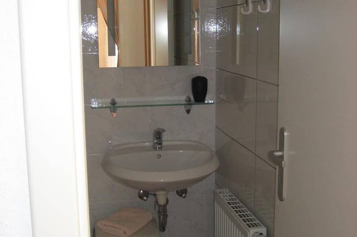 Ferienwohnung für 2 Personen, mit Balkon und Whirlpool sowie Garten in Oberzent - 4