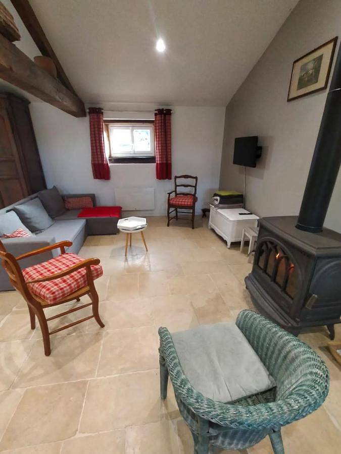 Two-Bedroom House in Marnay, Vienne (France)