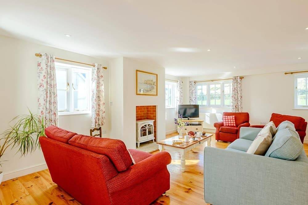 4 Bed in Wareham (oc-chric) in Lulworth Cove, Dorset