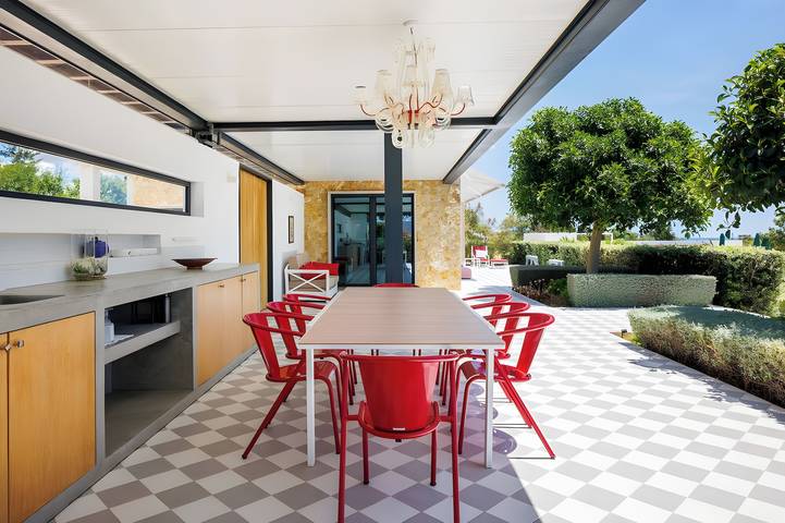 Entire apartment, Apartment 'Quinta Da Rosa' with Sea View, Wi-Fi and Air Conditioning in Carvoeiro, Faro District