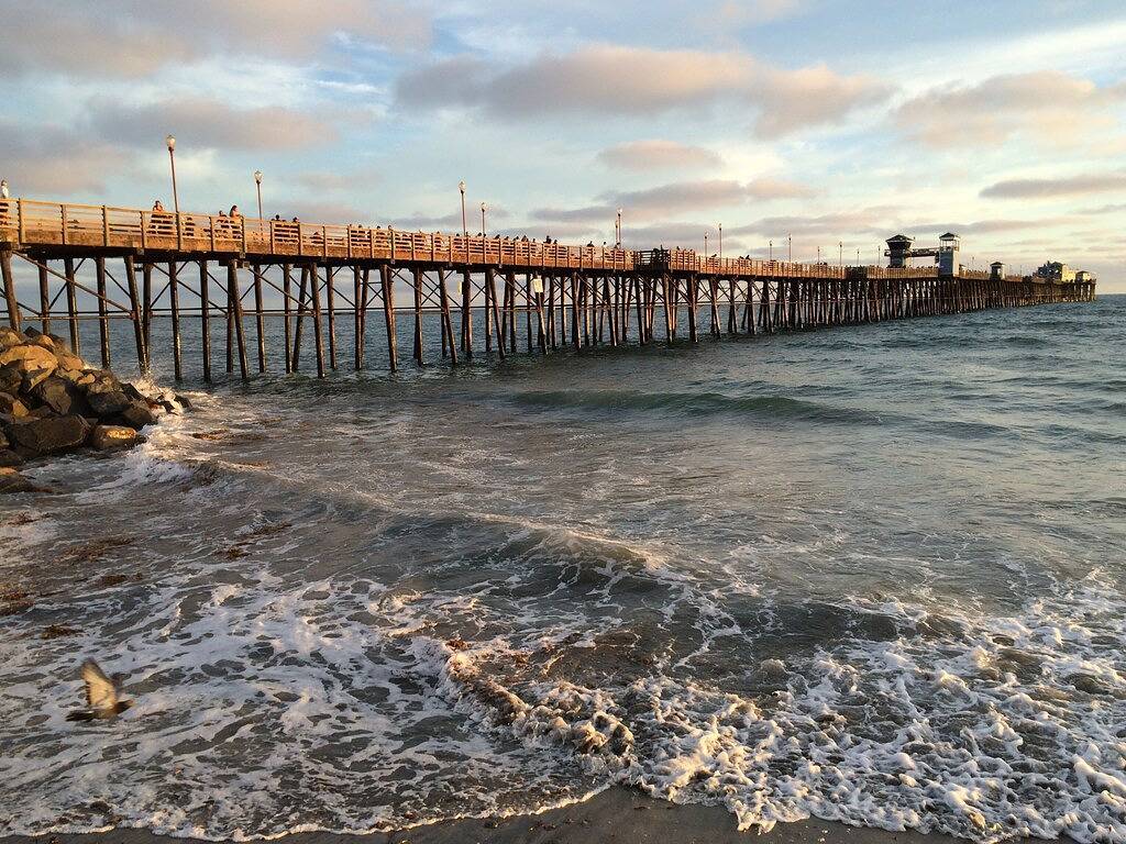 Ganze Wohnung, ❤ Romantic Ocean Views-On the Strand-Pool/Spa/Gym-Remodeled-Air Conditioning ❤ in Oceanside, San Diego County